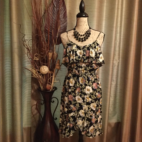 Xhilaration Dresses & Skirts - NEW Split/Ruffle Front Sleeveless Floral Dress